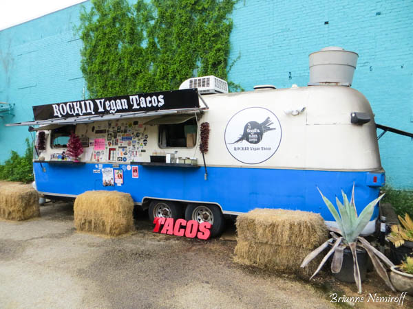 Favorite Vegan Restaurants in Austin, Texas- the vegan nom