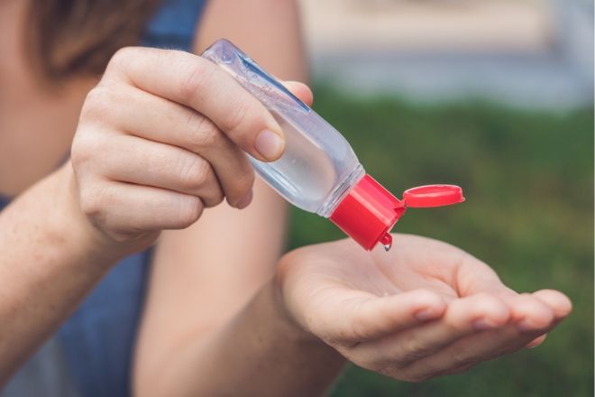 Zero-Waste Eco-Friendly Road Trip: DIY hand sanitizer 